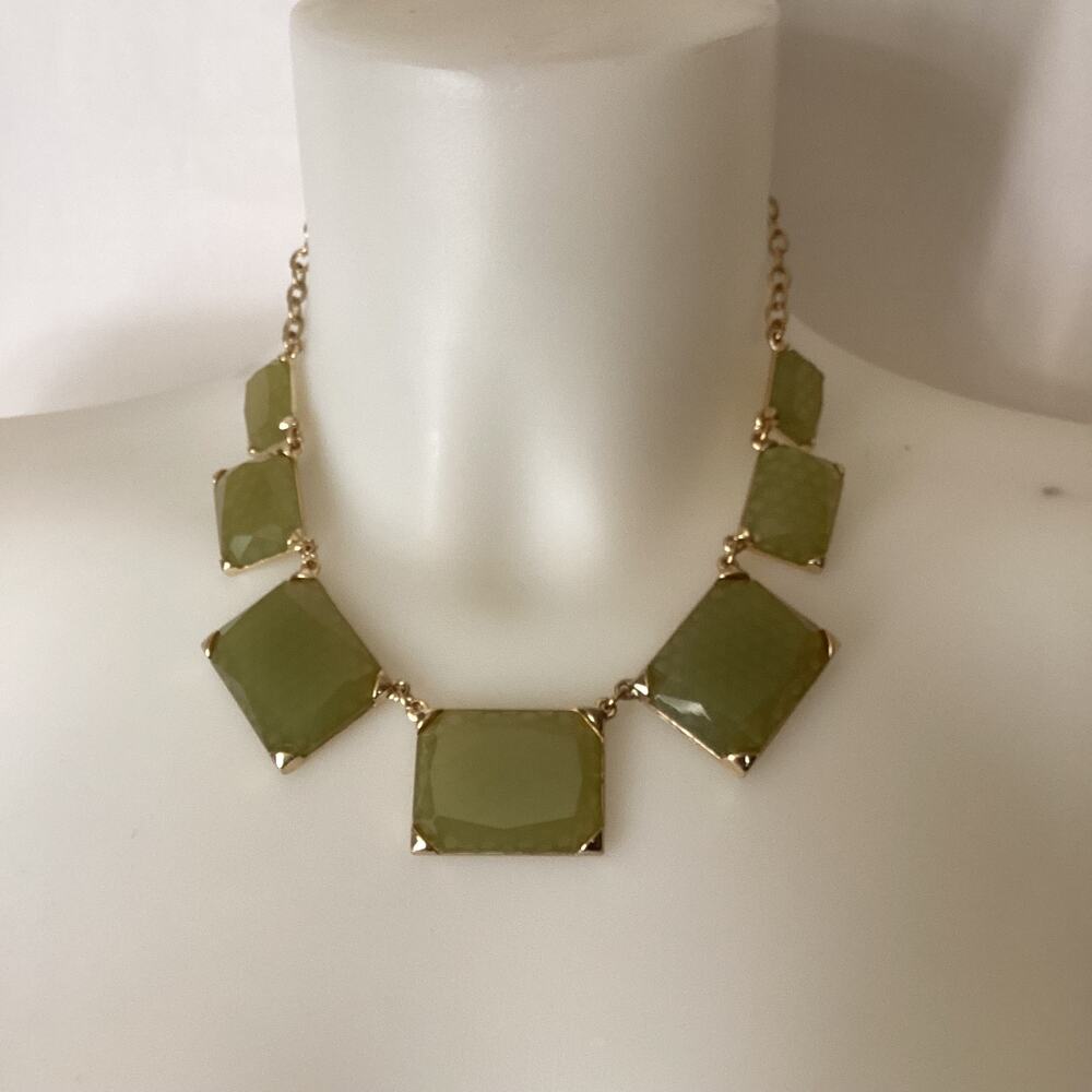 2115 STONY Chunky Green Rectangular Necklace Gold Tone Chain with Lobster Clasp